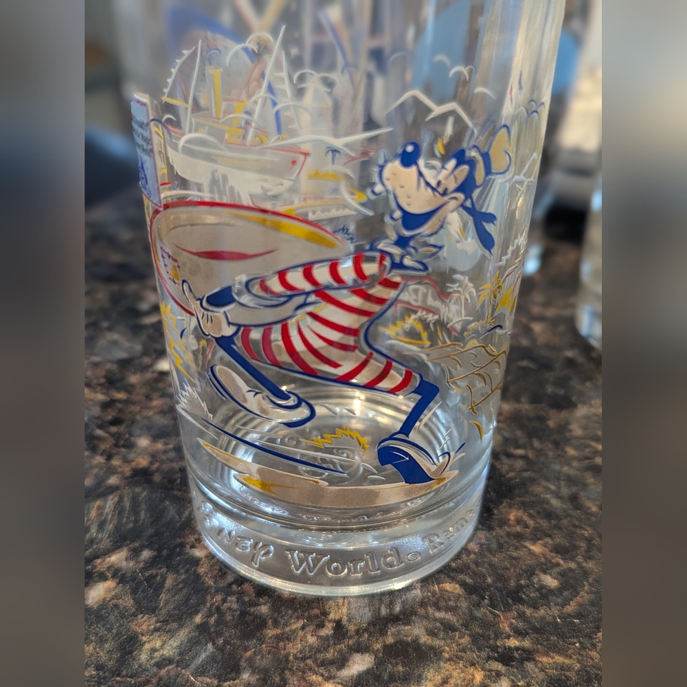 Disney World Glass with Goofy Design